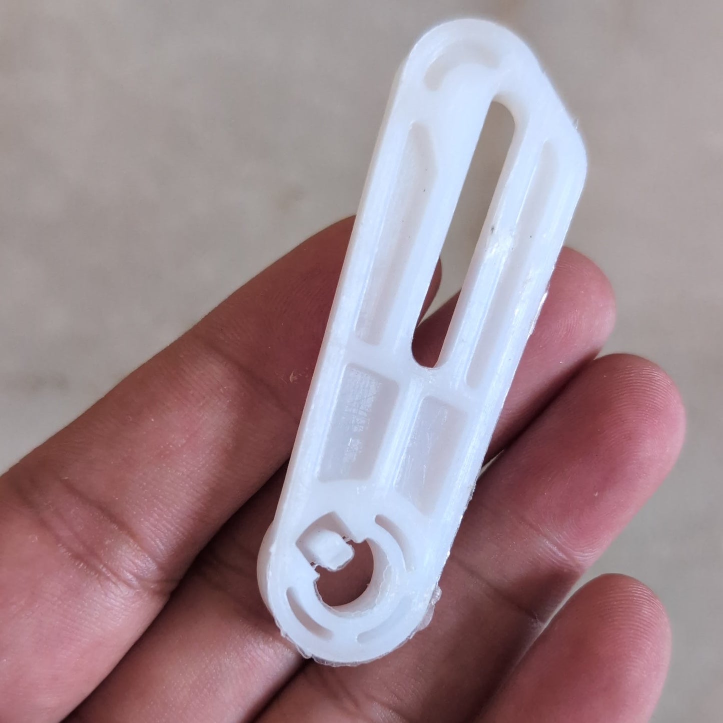 Suzuki Cultus Blower box clip