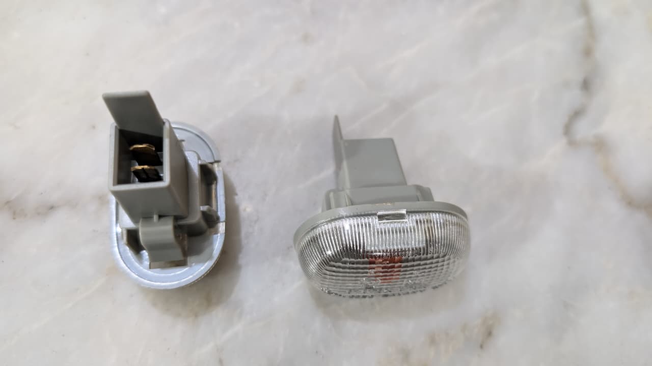 Suzuki Cultus Fender lights