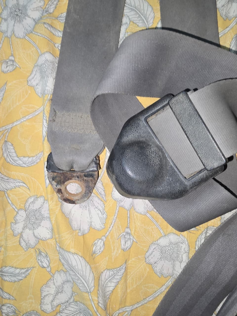 Suzuki Khyber seat belts