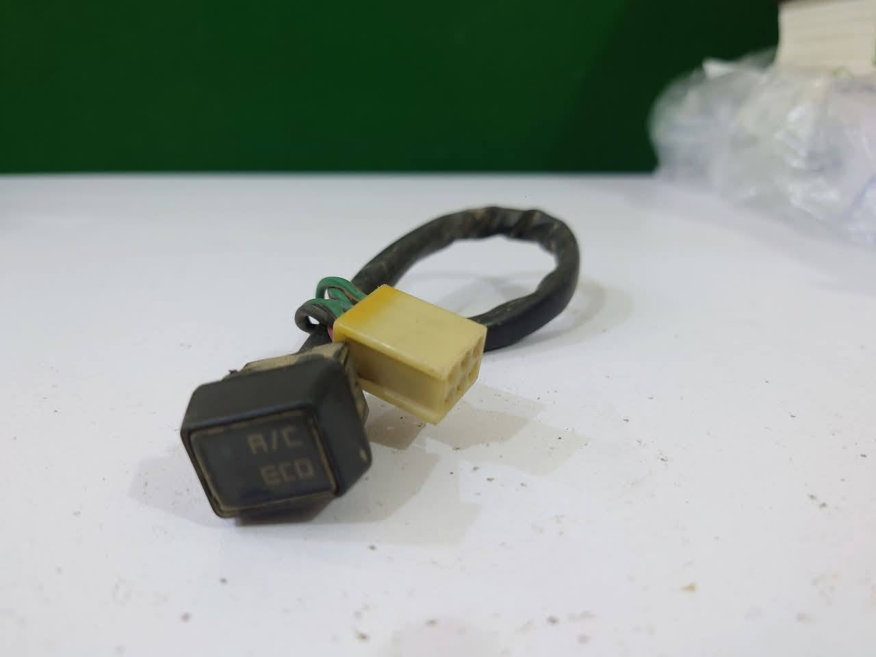 Suzuki Baleno AC button