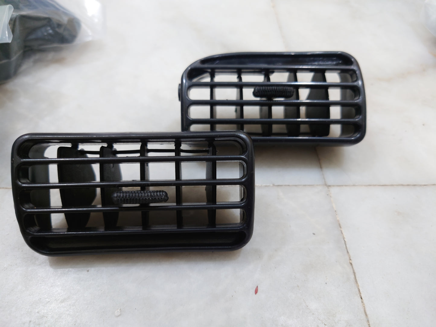 Suzuki Alto VXR-1000CC AC grills