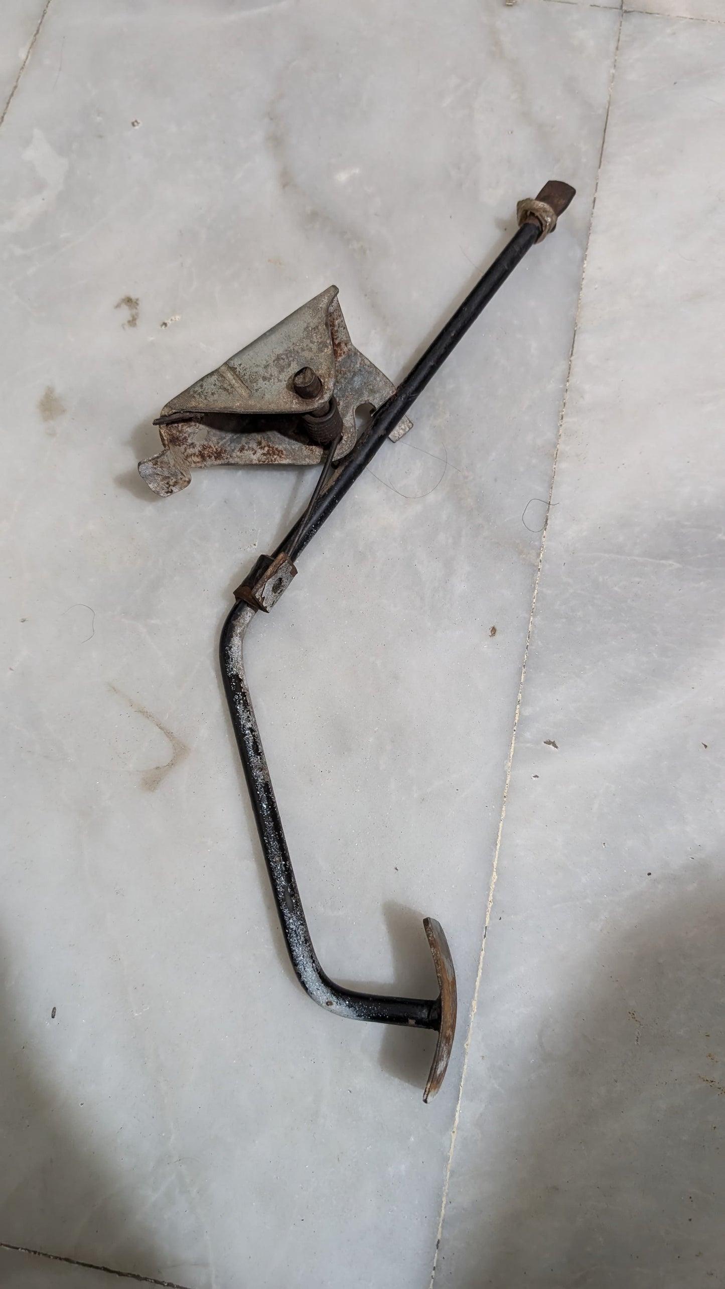 Suzuki Khyber accelerator peda;
