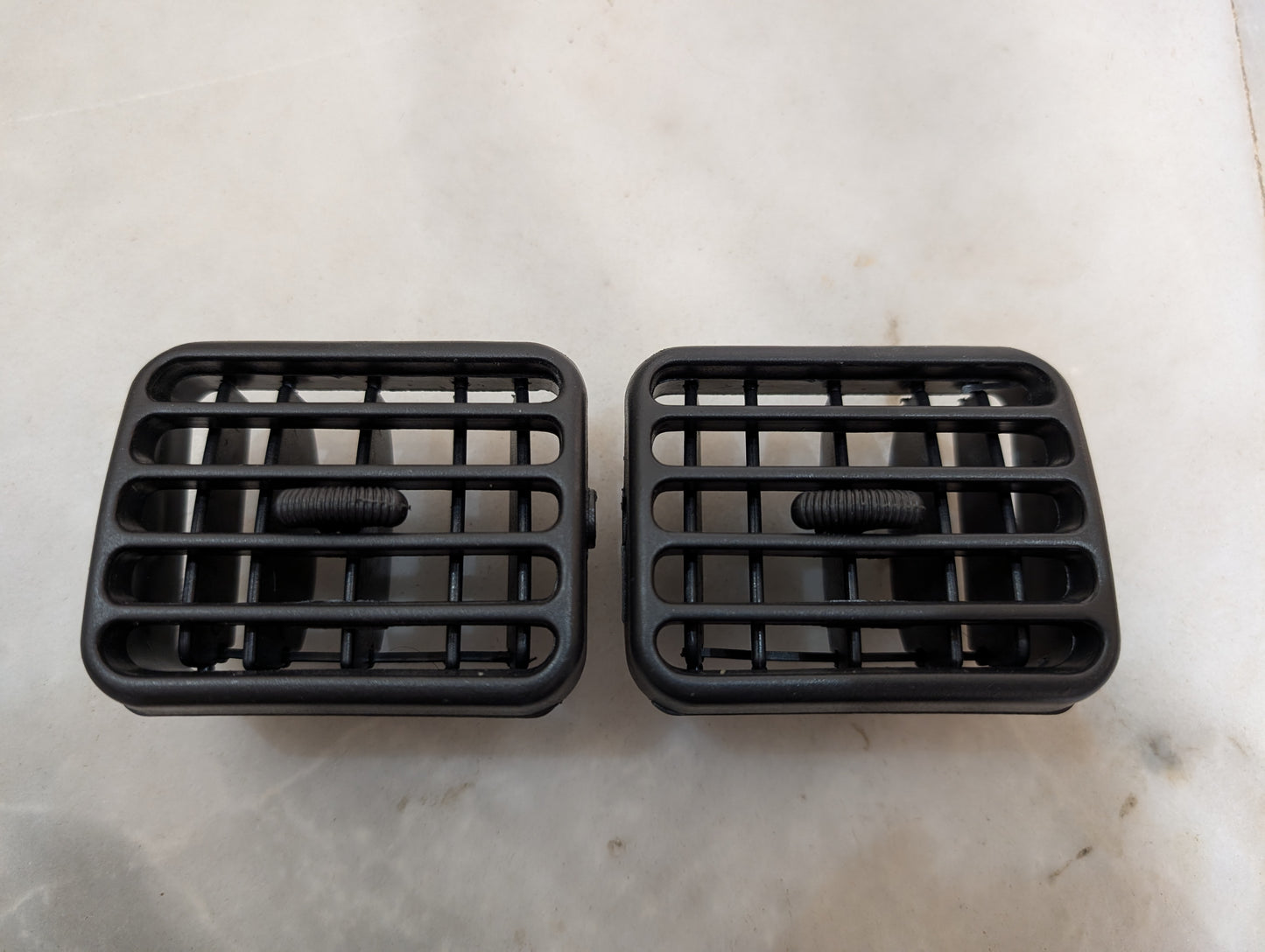 Suzuki Alto VXR-1000CC AC grills