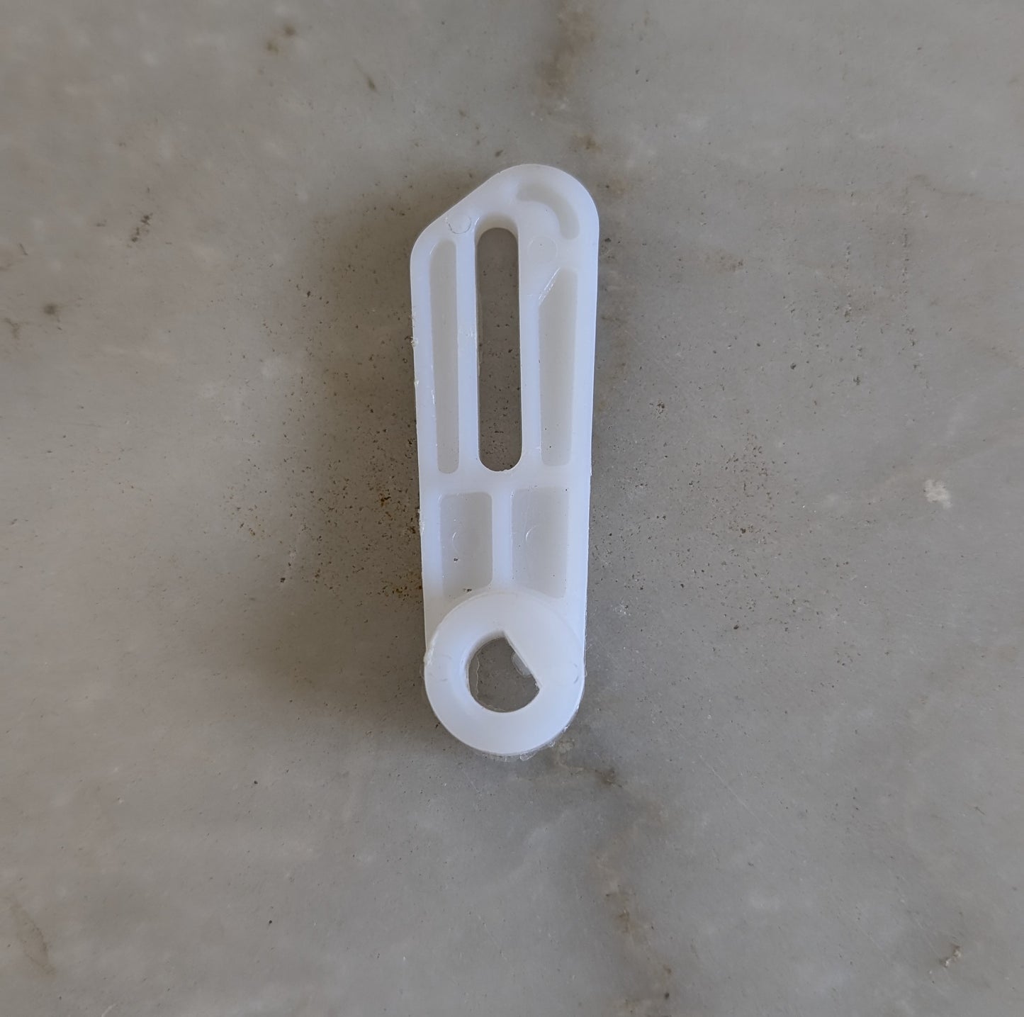 Suzuki Cultus Blower box clip