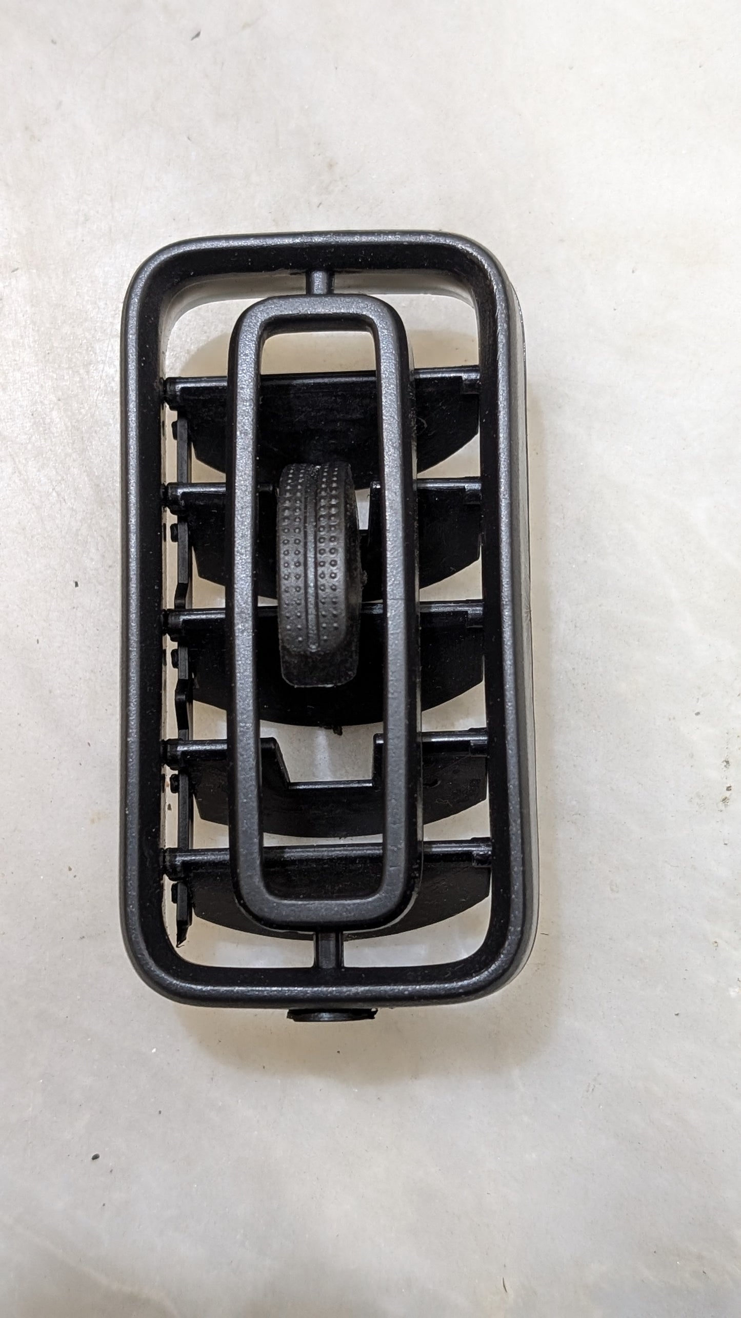 Suzuki Alto 660cc center AC grills