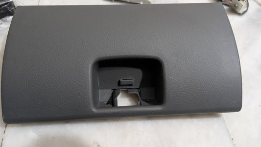 Suzuki Cultus dashboard glove box cover