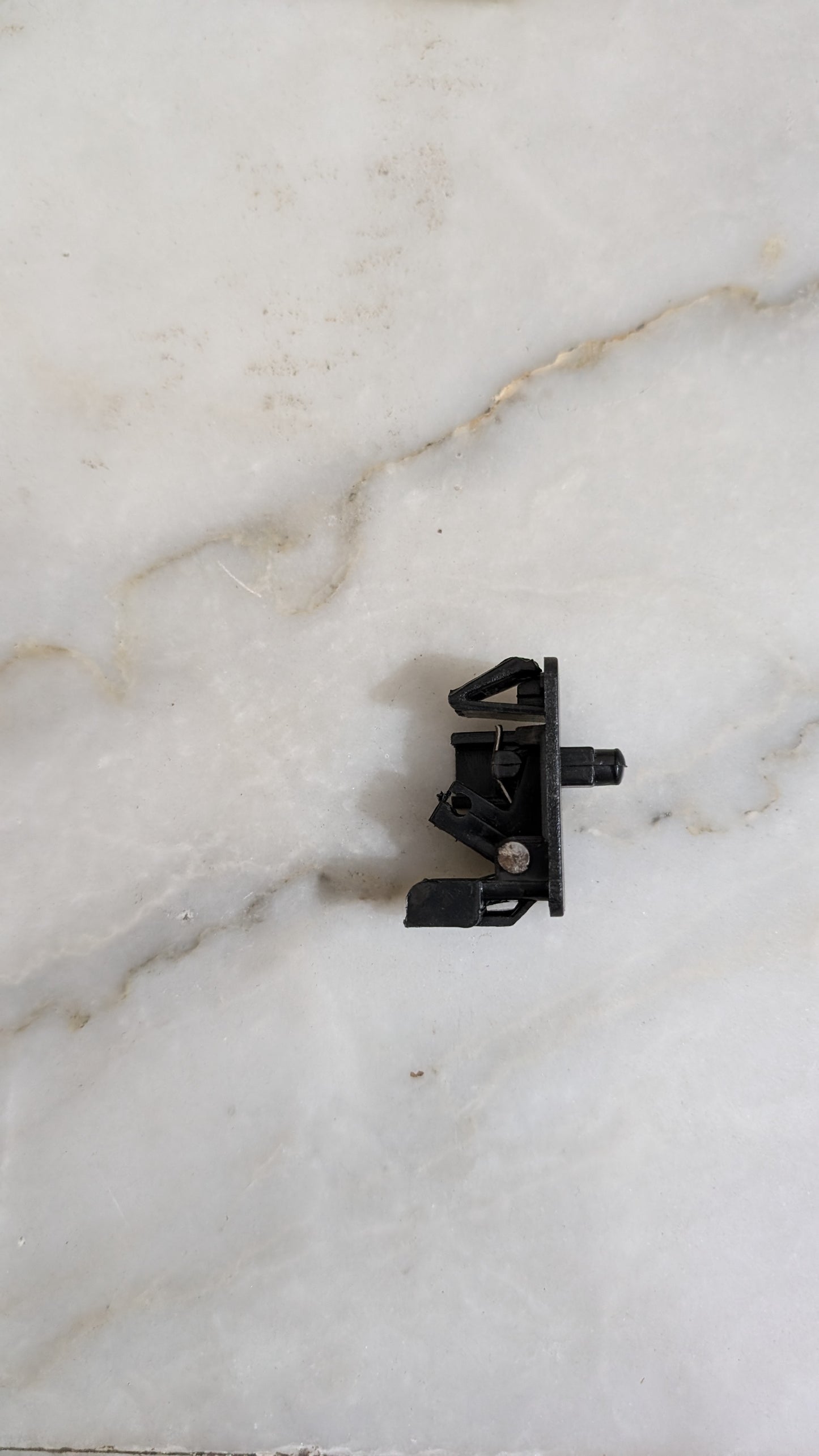 Suzuki Alto 660cc fuel lid opener