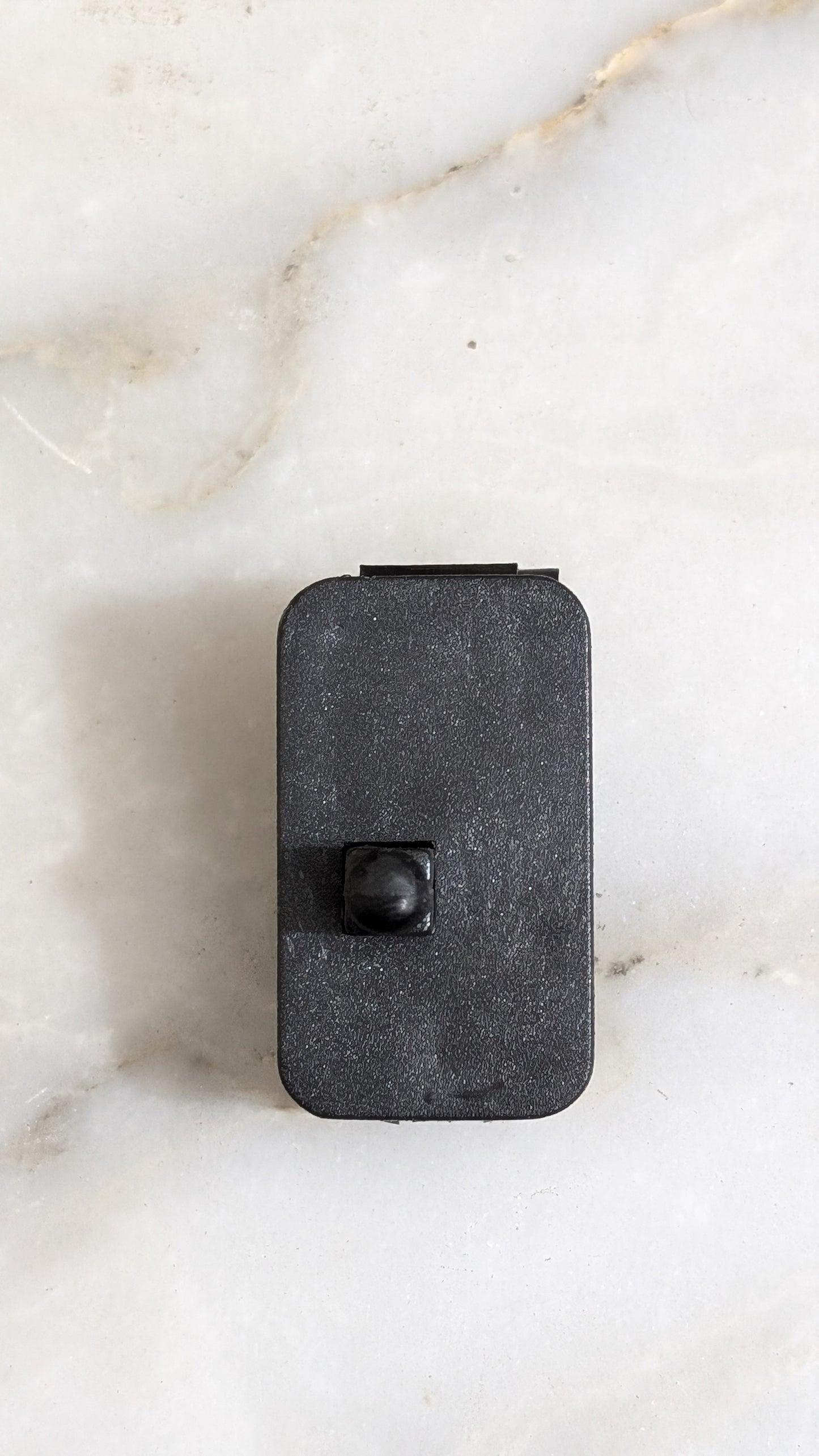 Suzuki Alto 660cc fuel lid opener