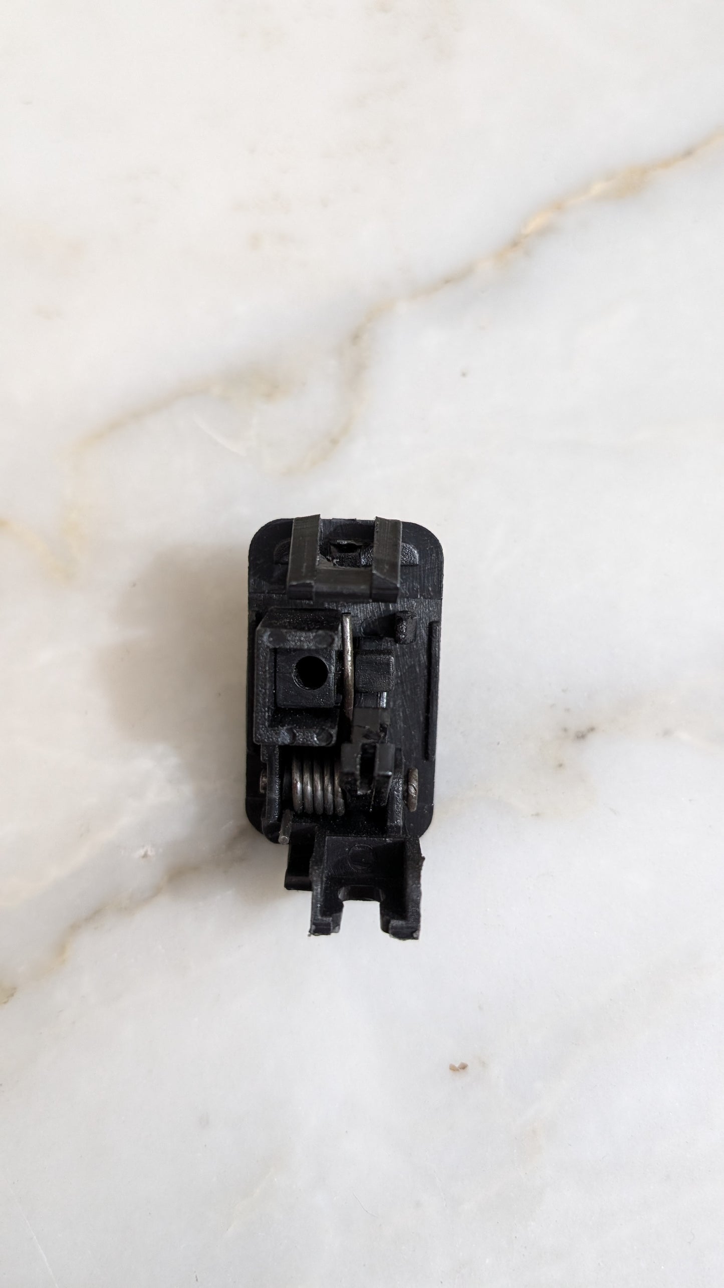 Suzuki Alto 660cc fuel lid opener