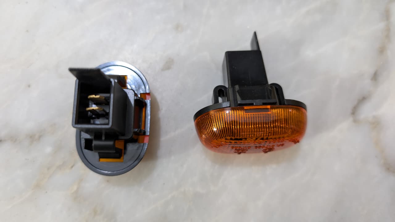 Suzuki Cultus Fender lights