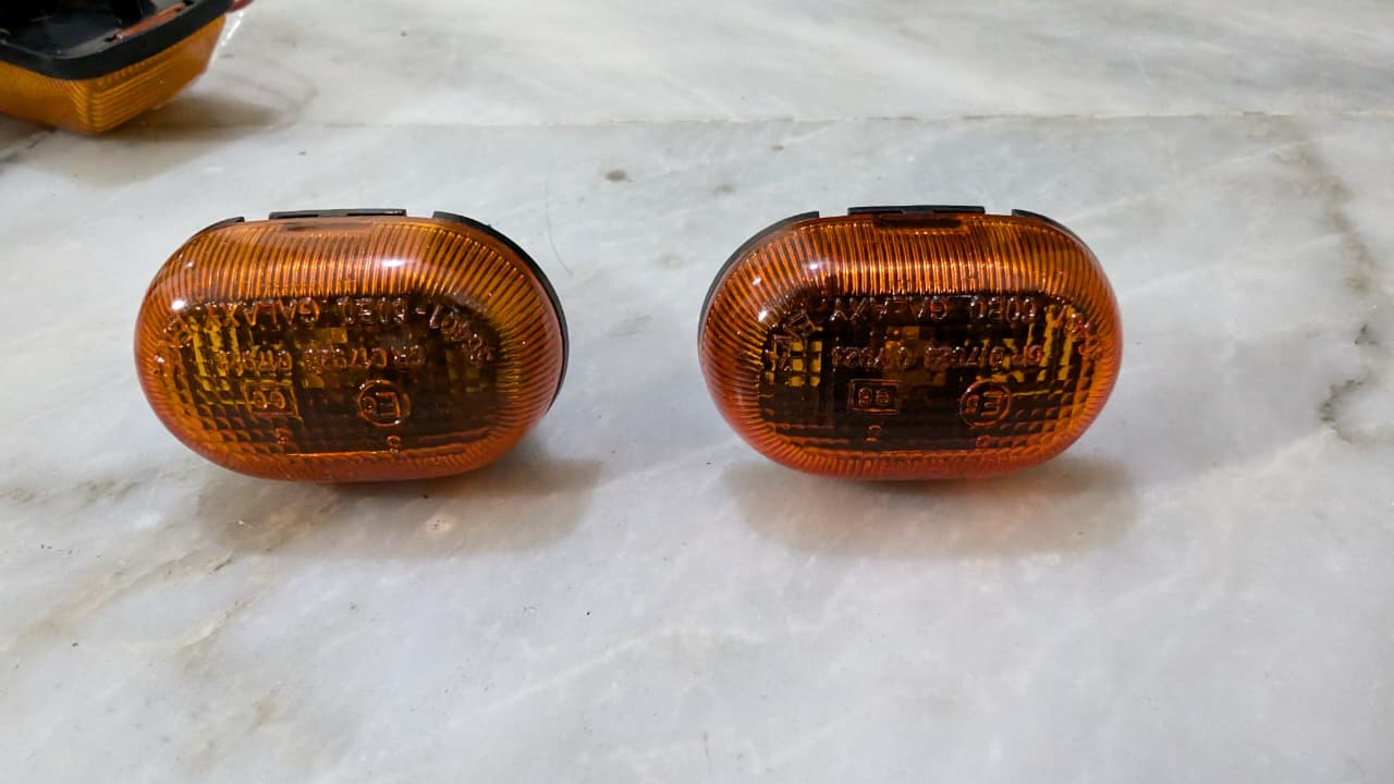Suzuki Cultus Fender lights