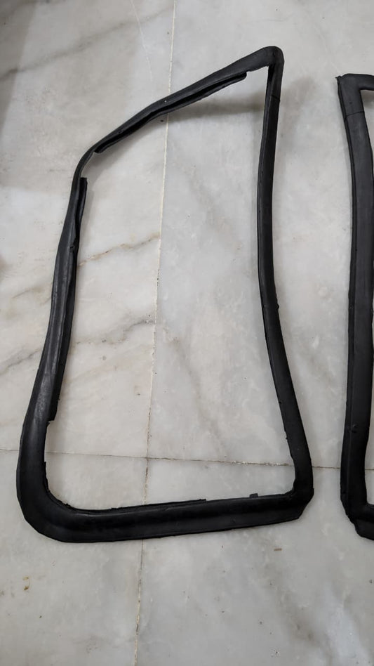 Suzuki Khyber quarter glass rubber