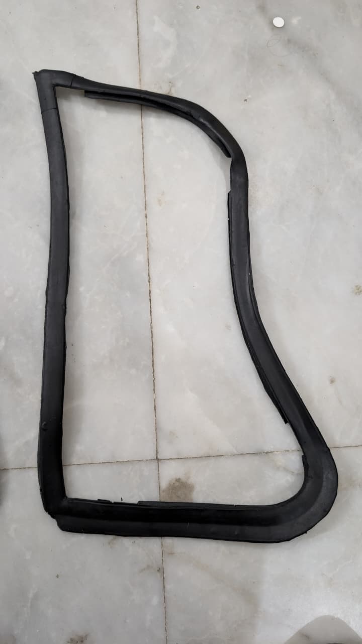 Suzuki Khyber quarter glass rubber