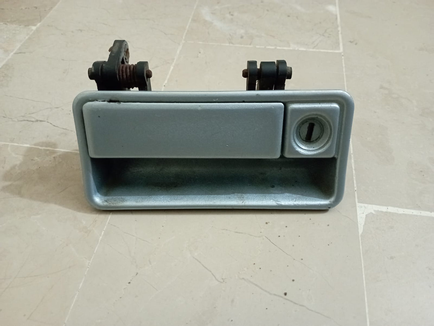 Suzuki Khyber Trunk handle