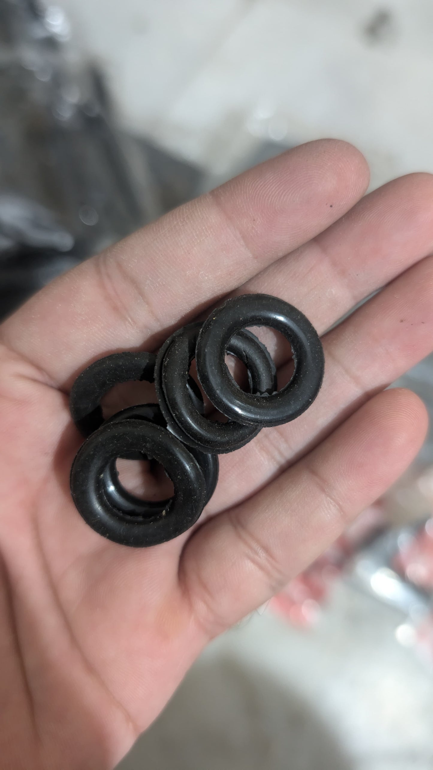 Suzuki Cultus trunk lock ring