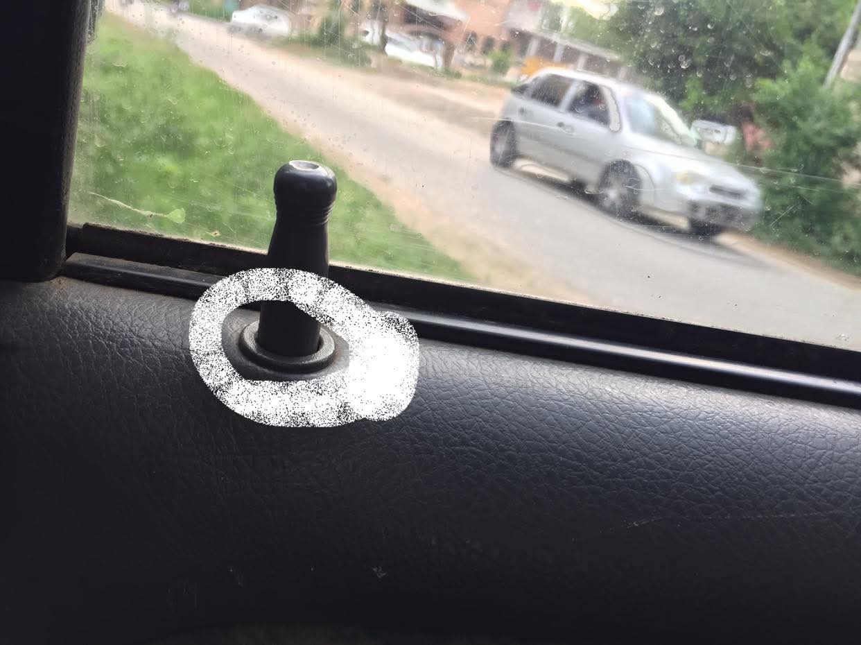 Suzuki Baleno door lock knob