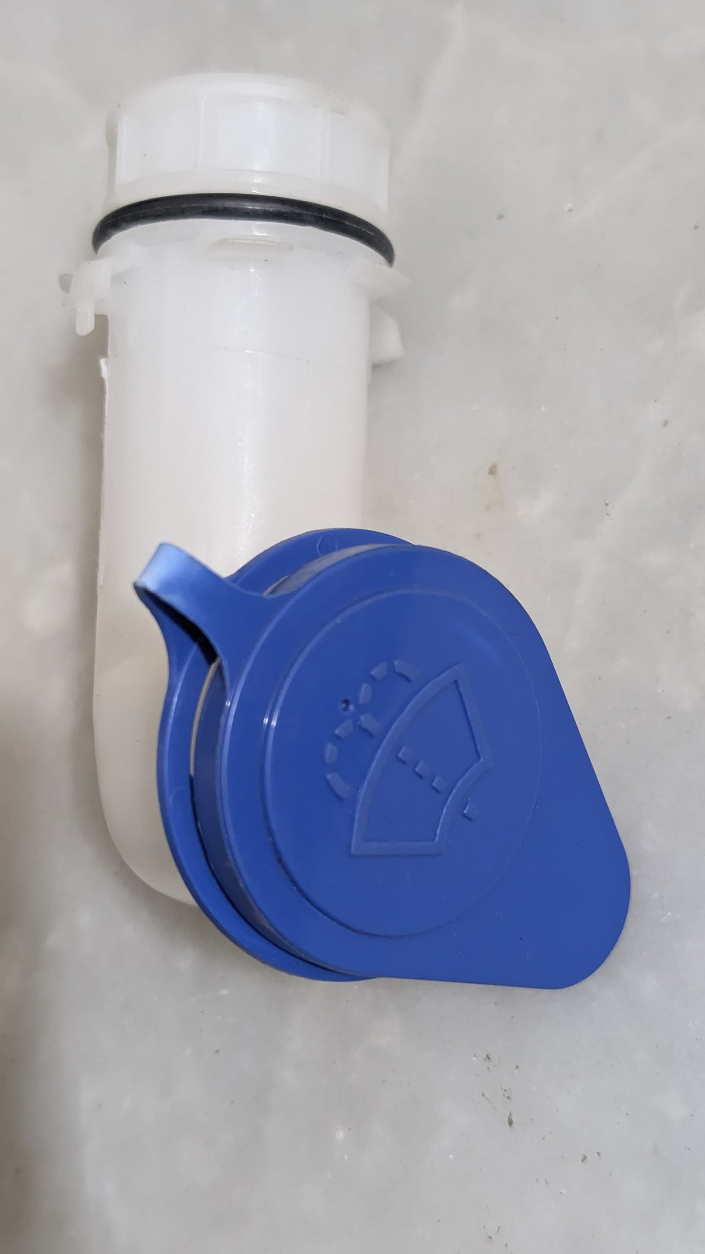 Suzuki Alto 660cc wiper bottle neck