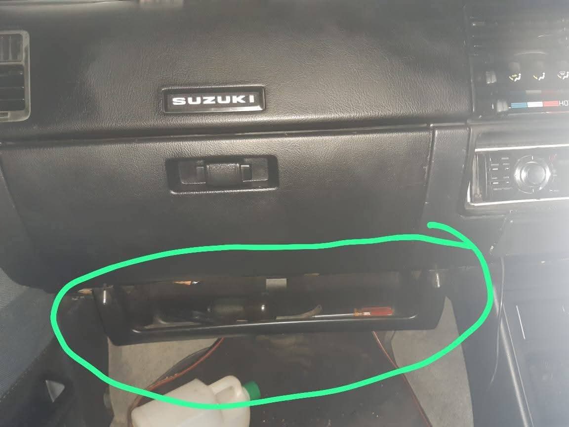 Suzuki Khyber dashboard tray