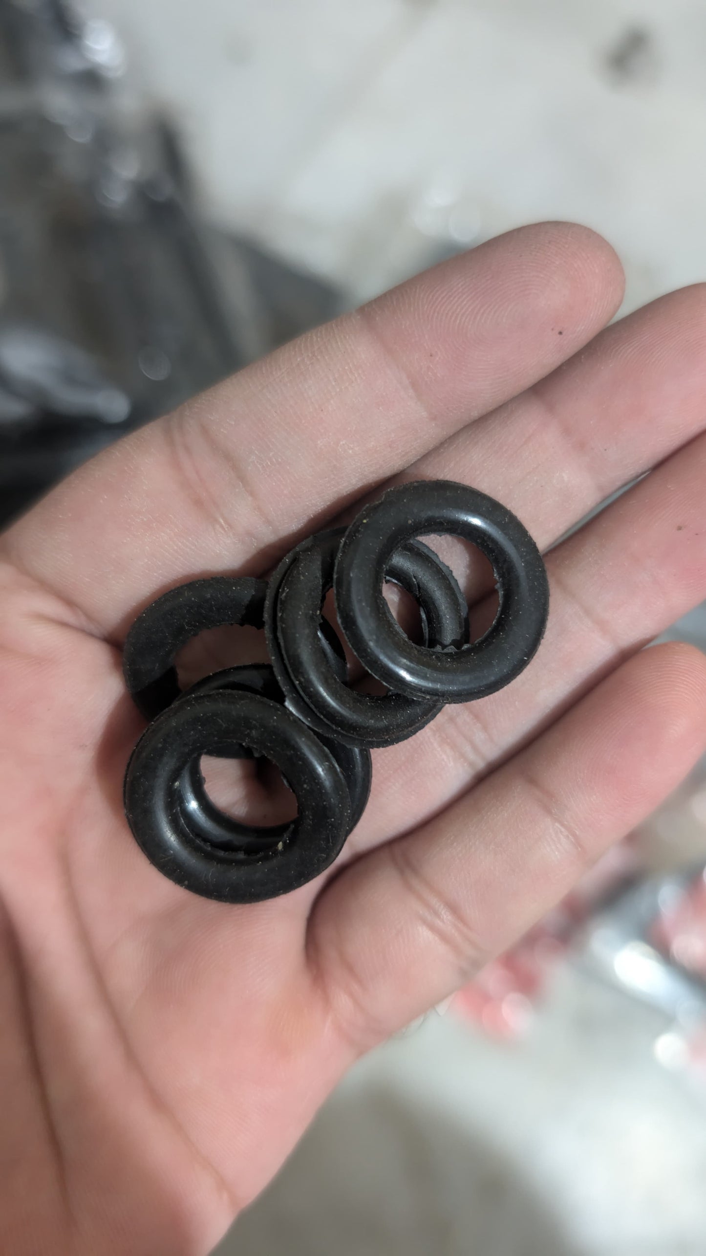Suzuki Cultus trunk lock ring