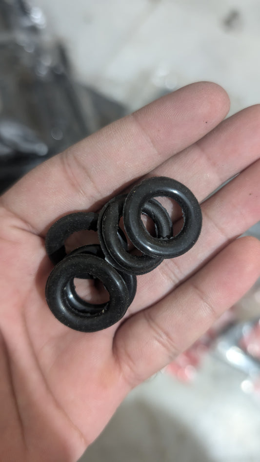 Suzuki Cultus trunk lock ring